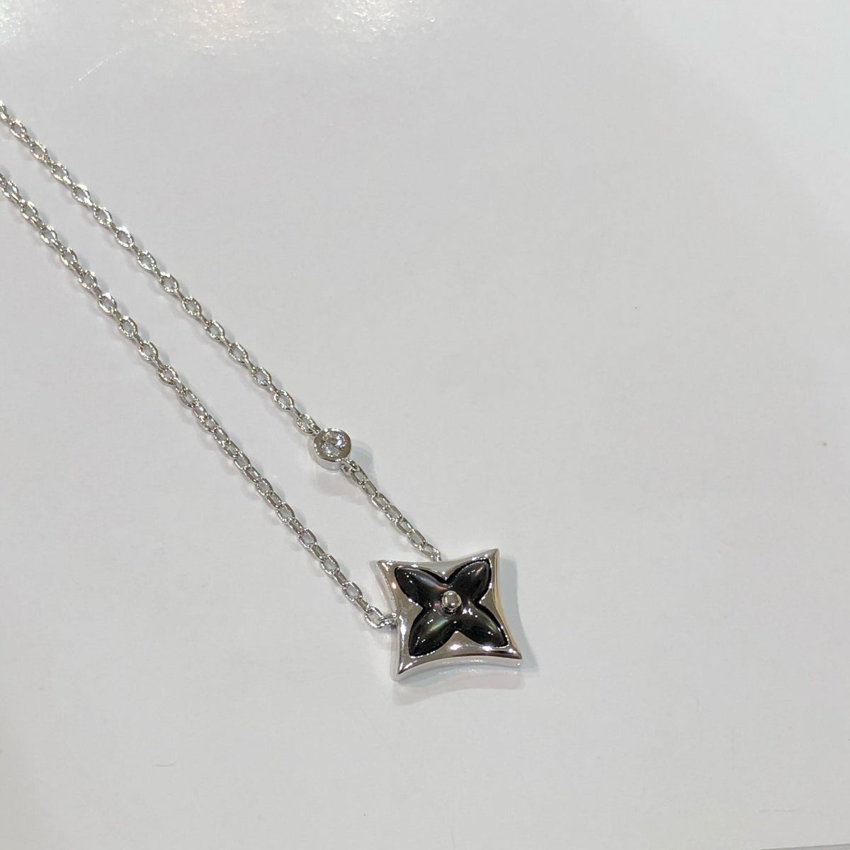 [Resenly Jewelry]STAR BLACK MOP NECKLACE