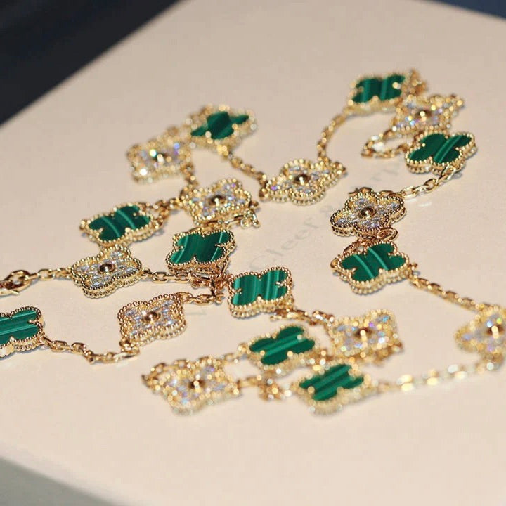 {
  "Resenly Jewelry": "Resenly Jewelry",
  "CLOVER 20 MOTIFS MALACHITE DIAMOND NECKLACE": "クローバー 20モチーフ マラカイト ダイヤモンド ネックレス"
}