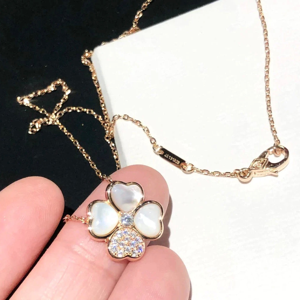 {
  "Resenly Jewelry": "Resenly Jewelry",
  "CLOVER MOP DIAMOND ROSE GOLD NECKLACE": "クローバー MOP ダイヤモンド ローズゴールド ネックレス"
}