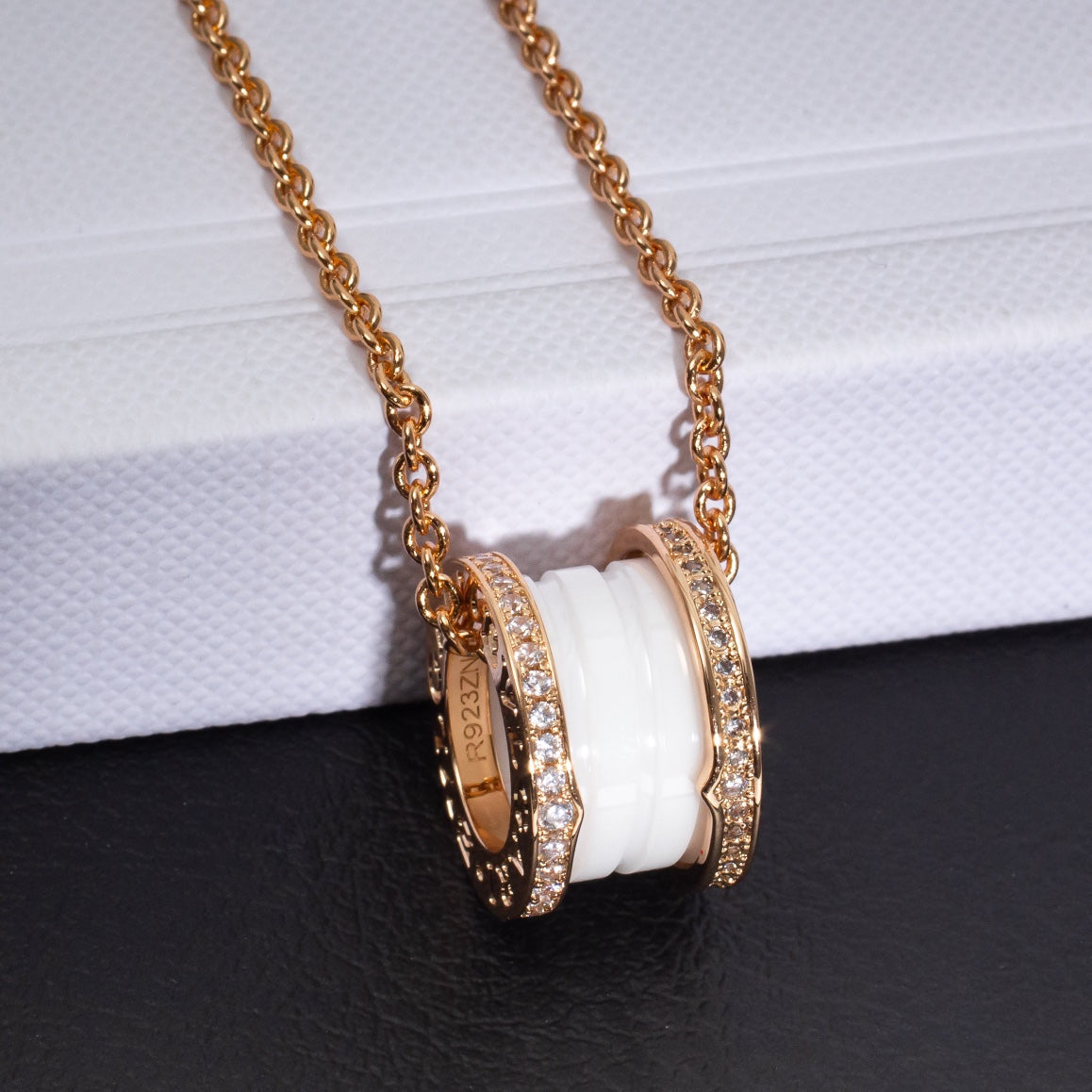 [Resenly Jewelry]ZERO 1 WHITE CERAMIC PINK GOLD DIAMOND NECKLACE