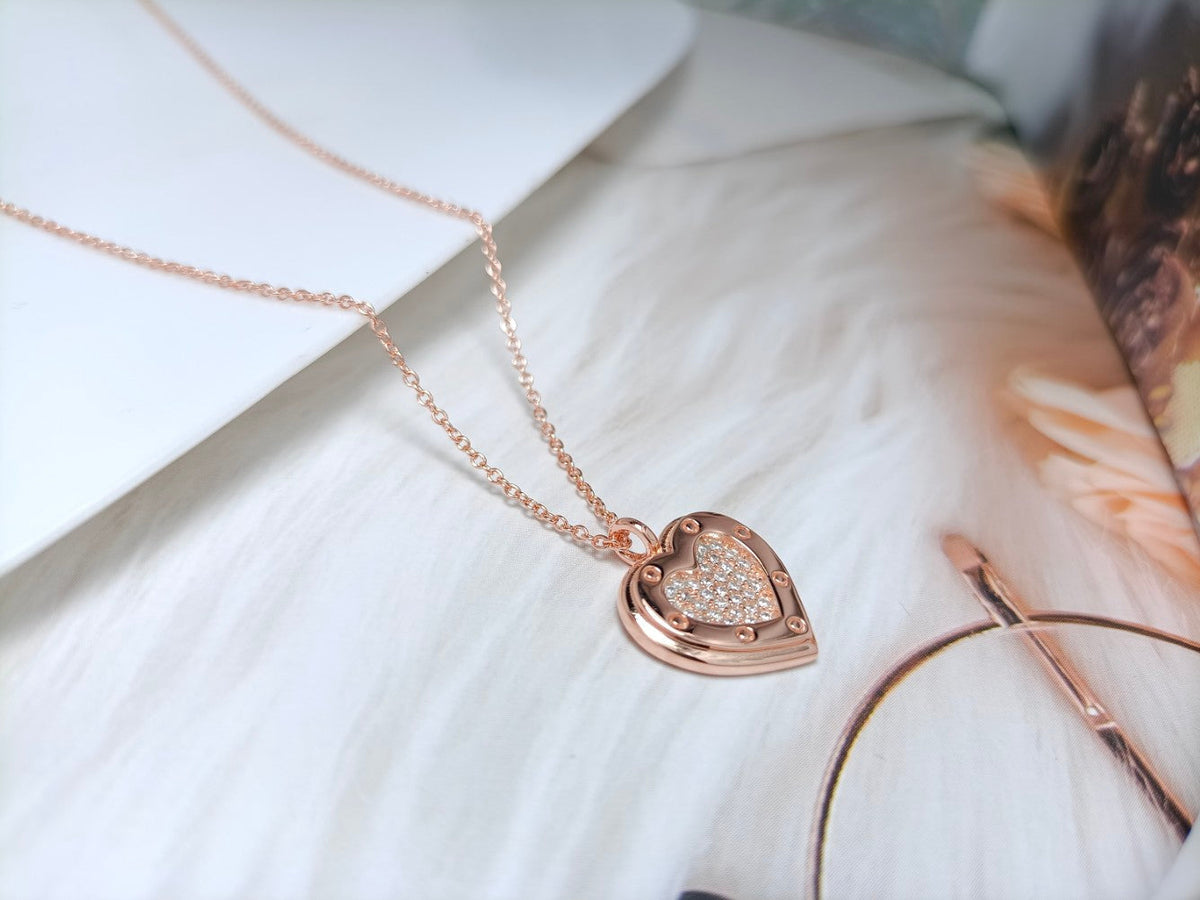 {
  "Resenly Jewelry": "Resenly Jewelry",
  "HEART DIAMONDS PEDANT NECKLACE": "ハートダイヤモンドペンダントネックレス"
}