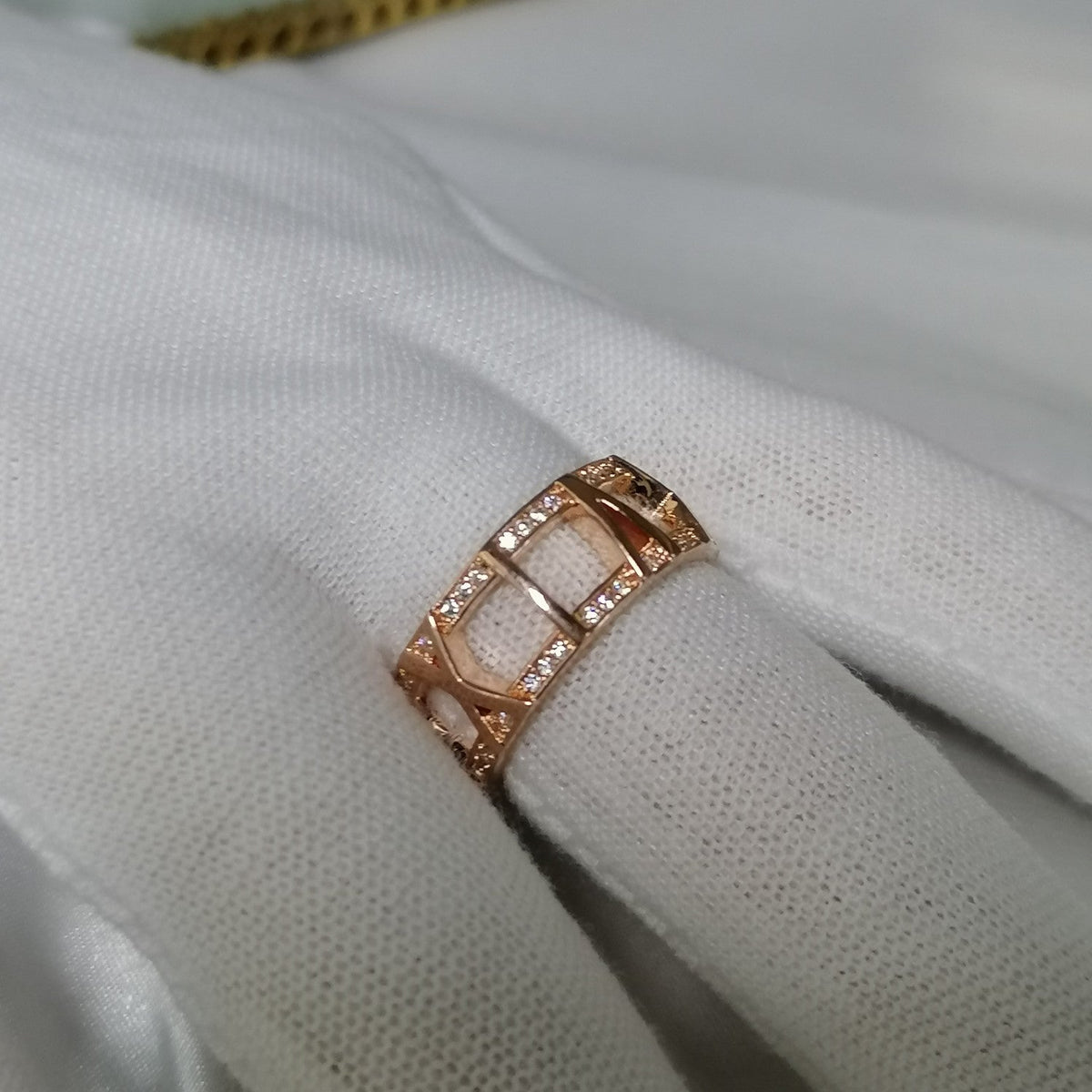 {
  "Resenly Jewelry": "レゼンリー・ジュエリー",
  "ATLAS LARGE OPEN DIAMOND RING": "アトラス ラージ オープン ダイヤモンド リング"
}