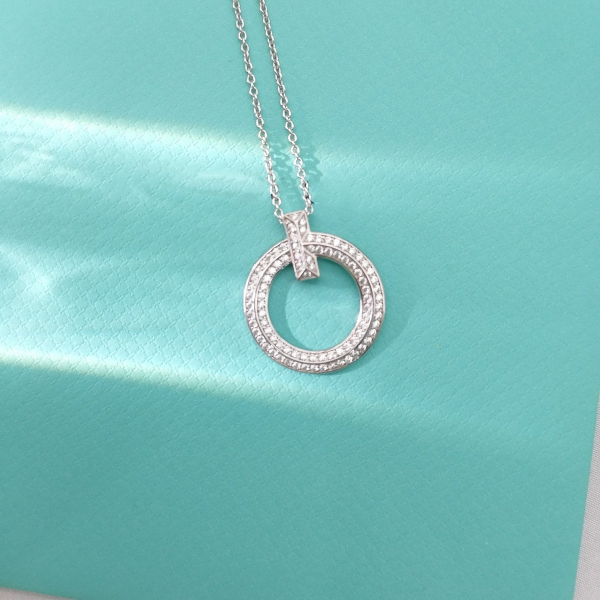 {
  "Resenly Jewelry": "Resenly Jewelry",
  "T WIRE PEDANT DIAMOND NECKLACE": "Tワイヤー ペンダント ダイヤモンドネックレス"
}