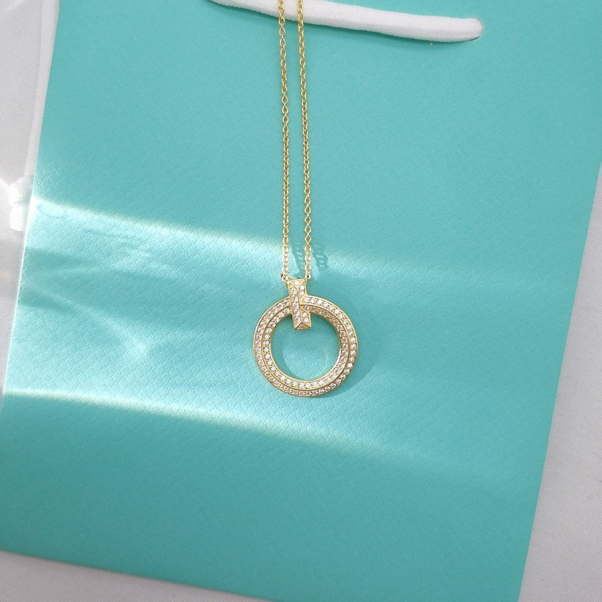 {
  "Resenly Jewelry": "Resenly Jewelry",
  "T WIRE PEDANT DIAMOND NECKLACE": "Tワイヤー ペンダント ダイヤモンドネックレス"
}