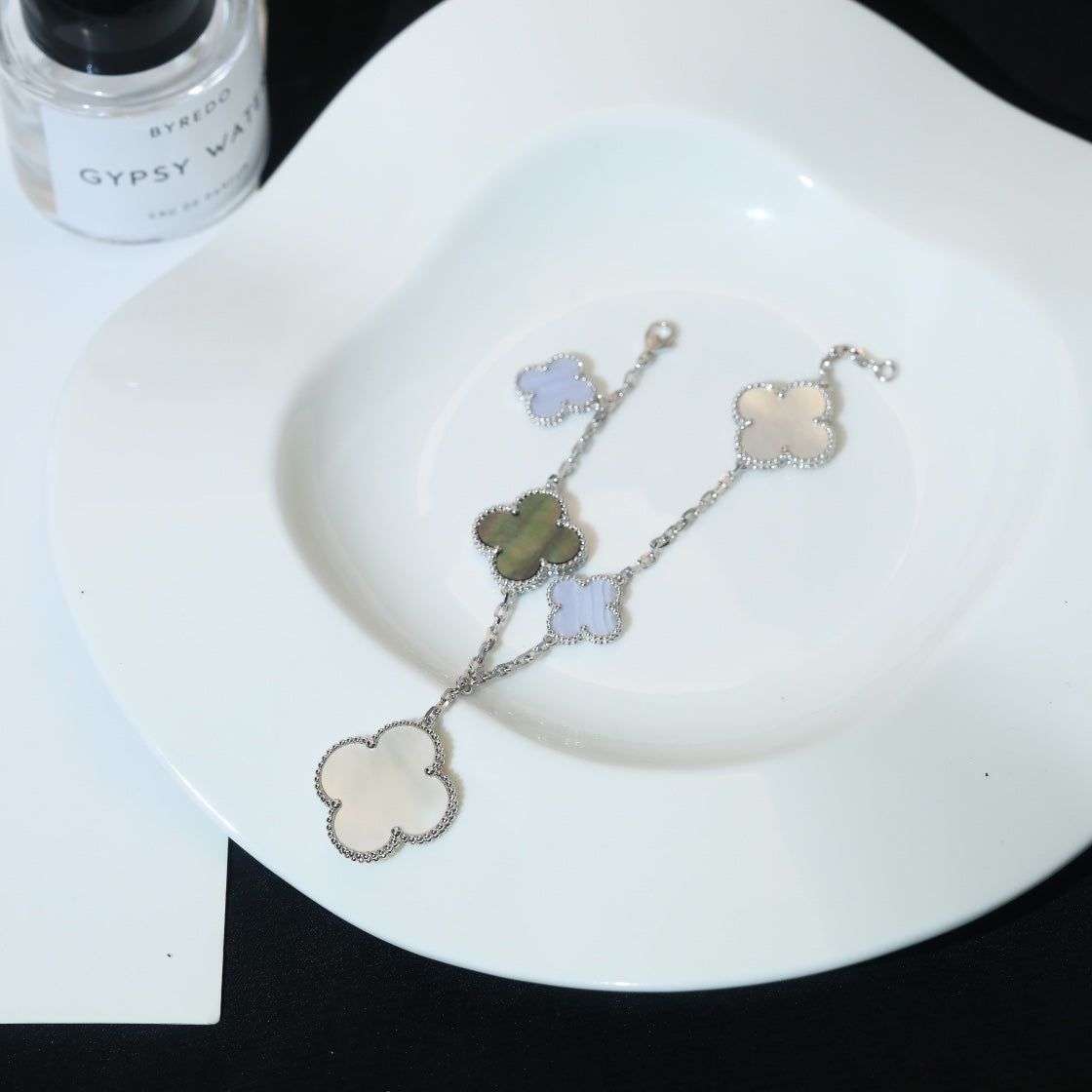 [Resenly Jewelry] クローバーブレスレット 5モチーフ マザーオブパール カルセドニー シルバー