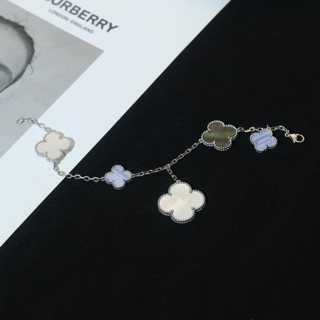 [Resenly Jewelry] クローバーブレスレット 5モチーフ マザーオブパール カルセドニー シルバー