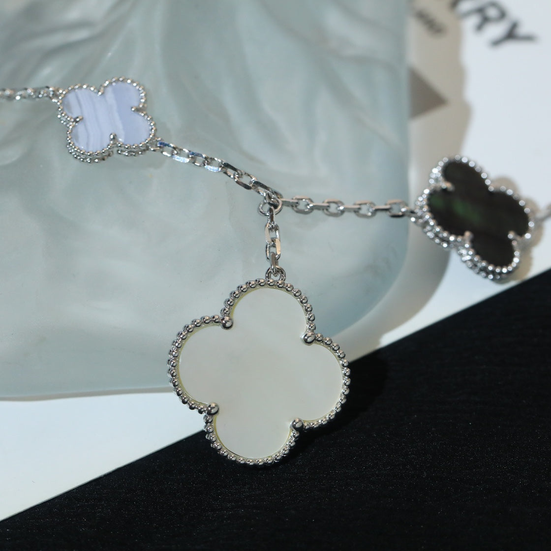 [Resenly Jewelry] クローバーブレスレット 5モチーフ マザーオブパール カルセドニー シルバー