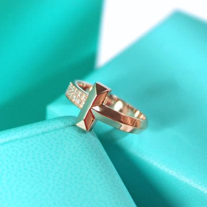 {
"Resenly Jewelry": "レゼンリー・ジュエリー",
"T1 NARROW DIAMOND PINK GOLD RING": "T1 ナロー ダイヤモンド ピンクゴールド リング"
}