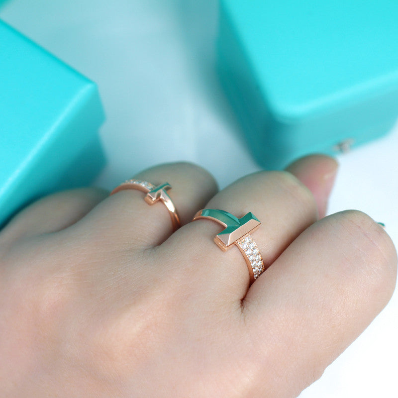 {
"Resenly Jewelry": "レゼンリー・ジュエリー",
"T1 NARROW DIAMOND PINK GOLD RING": "T1 ナロー ダイヤモンド ピンクゴールド リング"
}