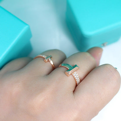 {
"Resenly Jewelry": "レゼンリー・ジュエリー",
"T1 NARROW DIAMOND PINK GOLD RING": "T1 ナロー ダイヤモンド ピンクゴールド リング"
}