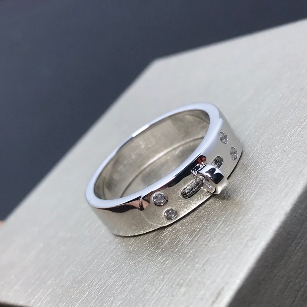 {
  "Resenly Jewelry": "Resenly Jewelry",
  "KELLY MEDIUM RING": "ケリー ミディアム リング"
}