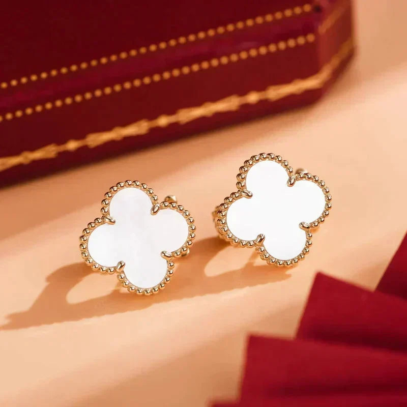 [Resenly Jewelry]CLOVER MEDIUM 1 MOTIFS  WHITE MOP STUD EARRINGS