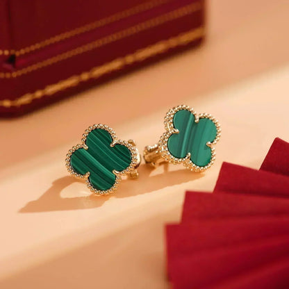 {
  "Resenly Jewelry": "Resenly Jewelry",
  "CLOVER MEDIUM 1 MOTIFS MALACHITE  EARRINGS": "クローバー ミディアム 1モチーフ マラカイト ピアス"
}