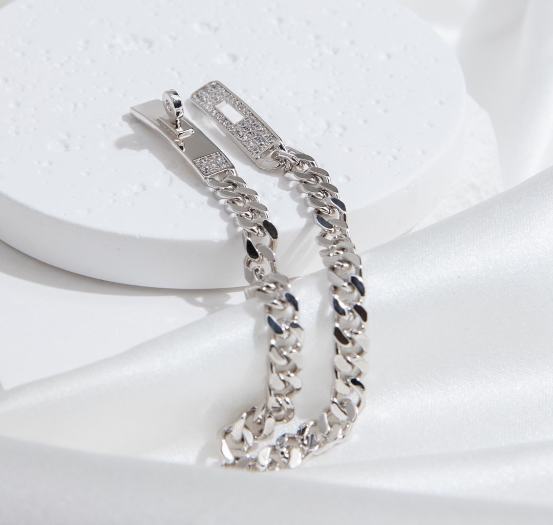 {
  "Resenly Jewelry": "レゼンリー・ジュエリー",
  "KELLY CHAIN SILVER DIAMOND BRACELET": "ケリーチェーン シルバー ダイヤモンド ブレスレット"
}