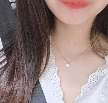 [Resenly Jewelry]CLOVER MINI 9.5MM WHITE MOTHER-OF-PEARL NECKLACE