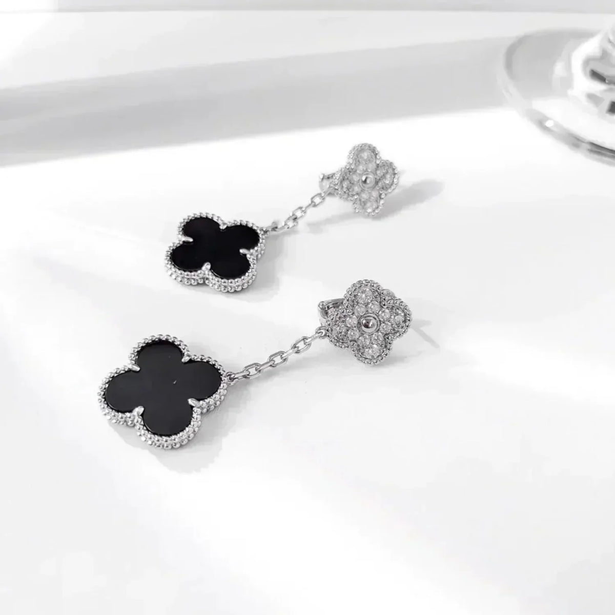 [Resenly Jewelry]CLOVER 2 MOTIFS  DIAMOND ONYX EARRINGS SILVER
