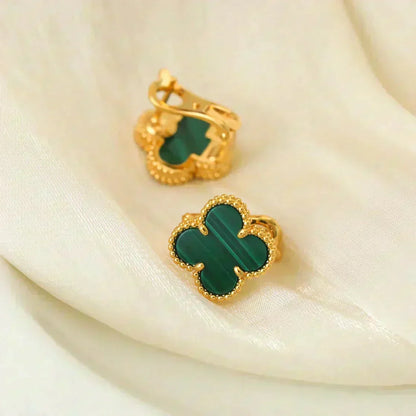 {
  "Resenly Jewelry": "Resenly Jewelry",
  "CLOVER MEDIUM 1 MOTIFS MALACHITE  EARRINGS": "クローバー ミディアム 1モチーフ マラカイト ピアス"
}