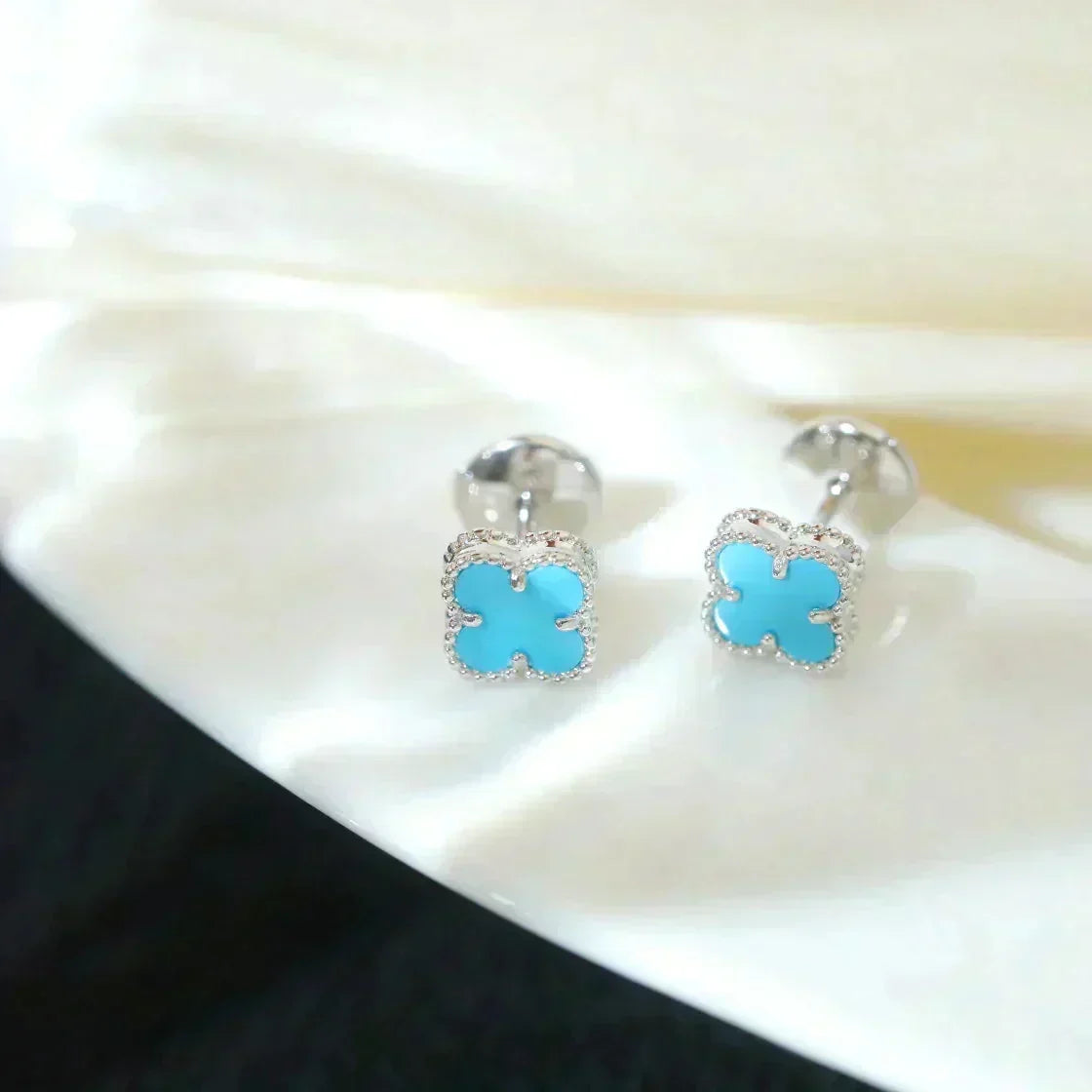 [Resenly Jewelry] クローバー ミニ 9.5MM オニキス スタッドピアス シルバー