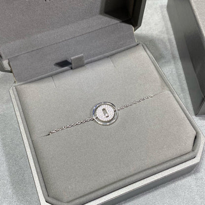 {
  "Resenly Jewelry": "レゼンリー・ジュエリー",
  "LUCKY MOVE DIAMOND PAVED BRACELET": "ラッキー ムーブ ダイヤモンド パヴェ ブレスレット"
}