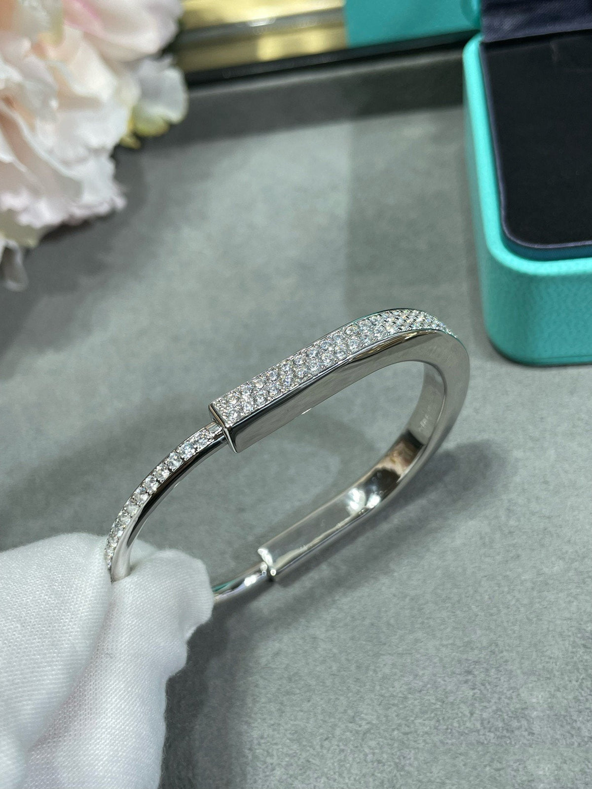 [Resenly Jewelry]LOCK BRACELET DIAMOND PAVED