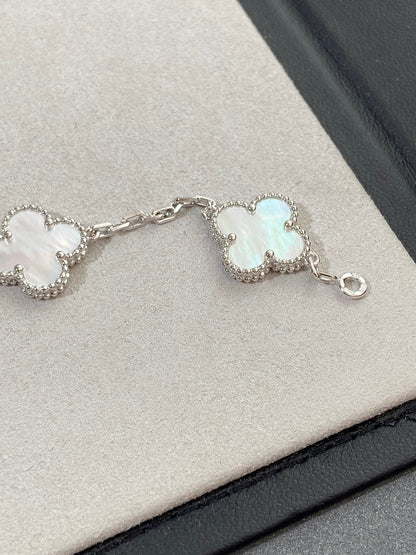 [Resenly Jewelry]CLOVER WHITE PEARL MOP 5 MOTIF BRACELET COLLECTION