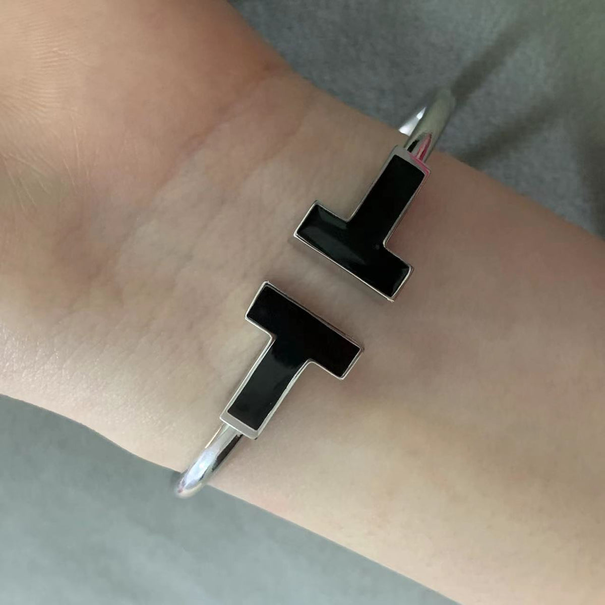 [Resenly Jewelry]T WIDE ONYX OPEN BRACELET