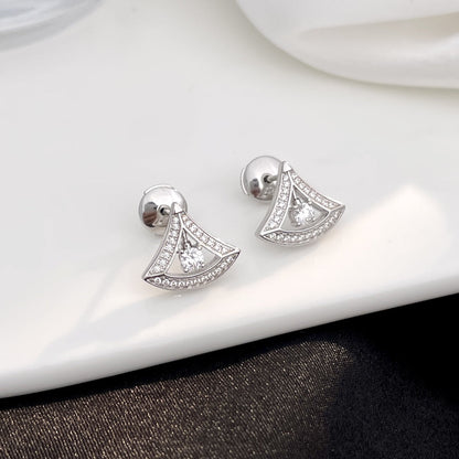 {
  "Resenly Jewelry": "Resenly Jewelry",
  "DREAM MINI DIAMOND STUD EARRINGS": "ドリーム ミニ ダイヤモンド スタッドピアス"
}