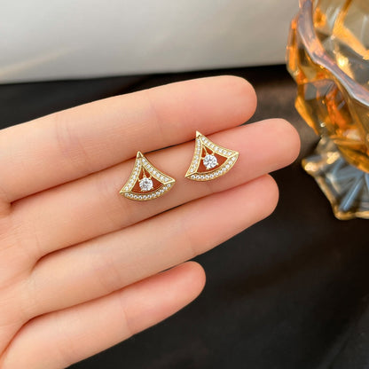 {
  "Resenly Jewelry": "Resenly Jewelry",
  "DREAM MINI DIAMOND STUD EARRINGS": "ドリーム ミニ ダイヤモンド スタッドピアス"
}