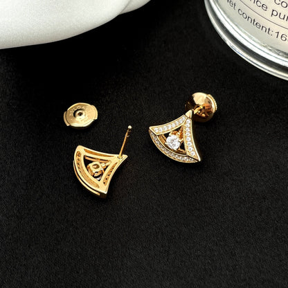 {
  "Resenly Jewelry": "Resenly Jewelry",
  "DREAM MINI DIAMOND STUD EARRINGS": "ドリーム ミニ ダイヤモンド スタッドピアス"
}