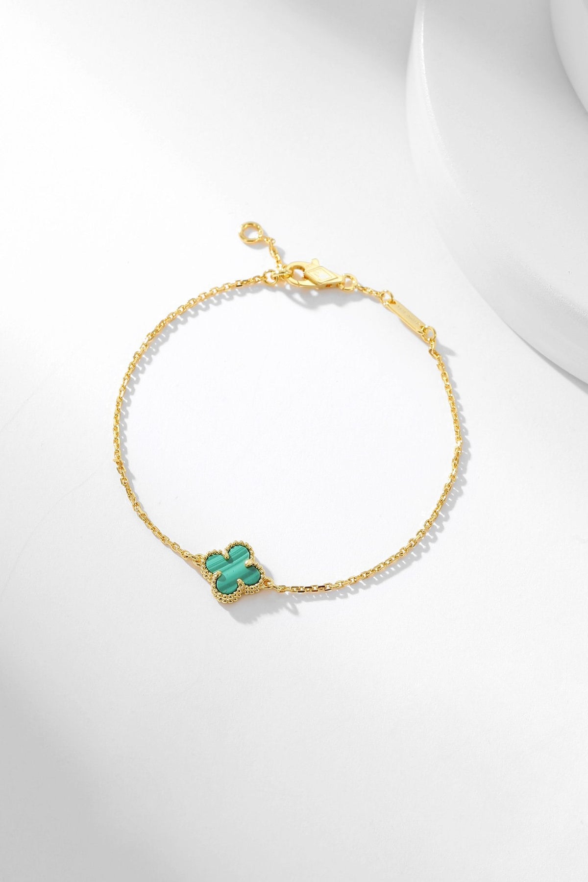 {
  "Resenly Jewelry": "Resenly Jewelry",
  "CLOVER BRACELET MALACHITE 1 MOTIF": "クローバーブレスレット マラカイト 1モチーフ"
}