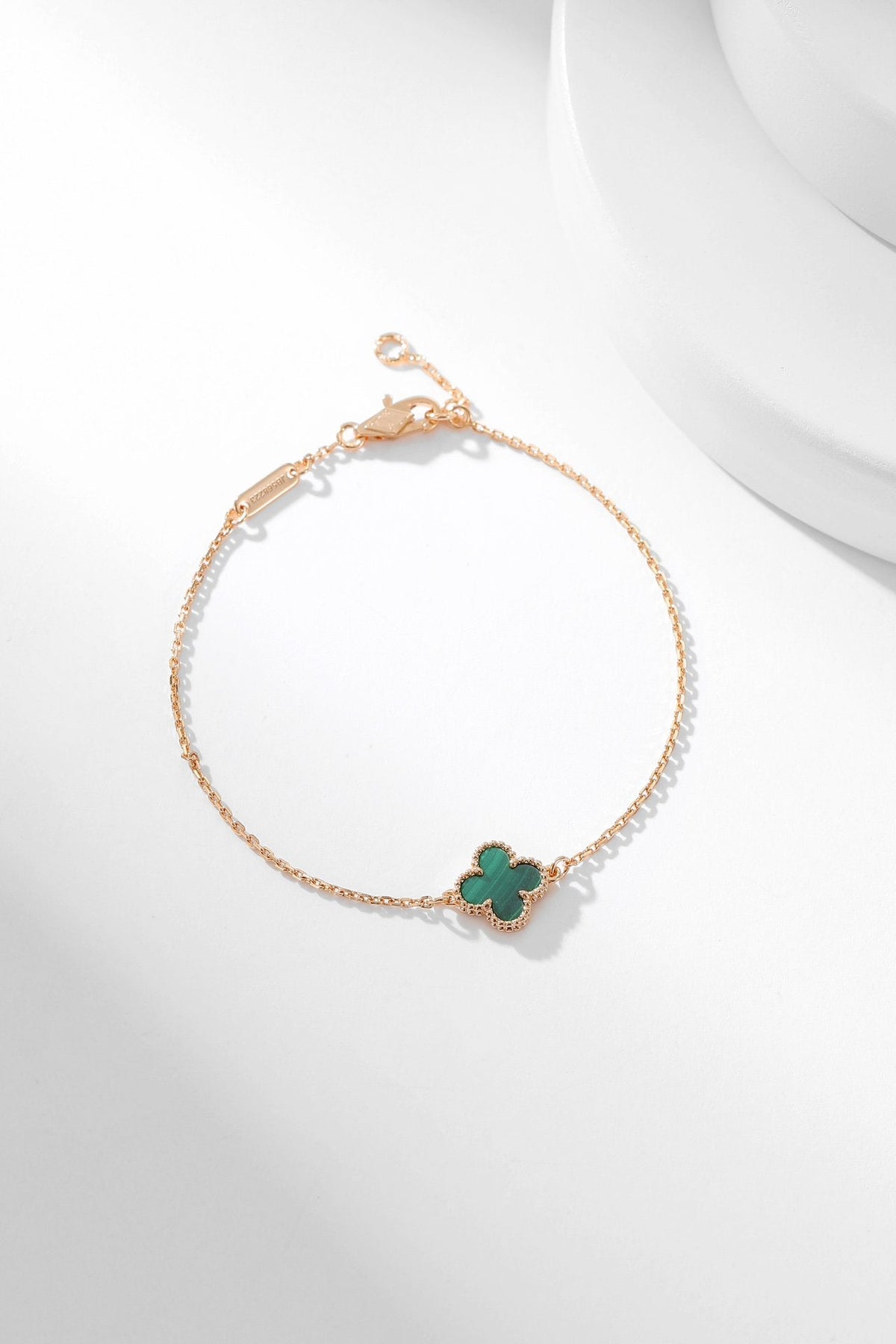 {
  "Resenly Jewelry": "Resenly Jewelry",
  "CLOVER BRACELET MALACHITE 1 MOTIF": "クローバーブレスレット マラカイト 1モチーフ"
}