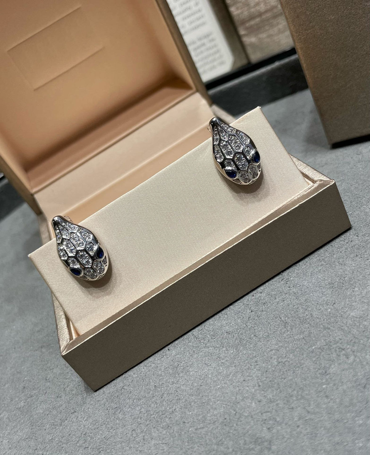 [Resenly Jewelry]サーペント ダイヤモンド スタッドピアス