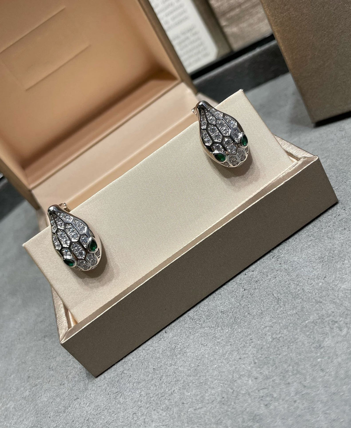 [Resenly Jewelry]サーペント ダイヤモンド スタッドピアス