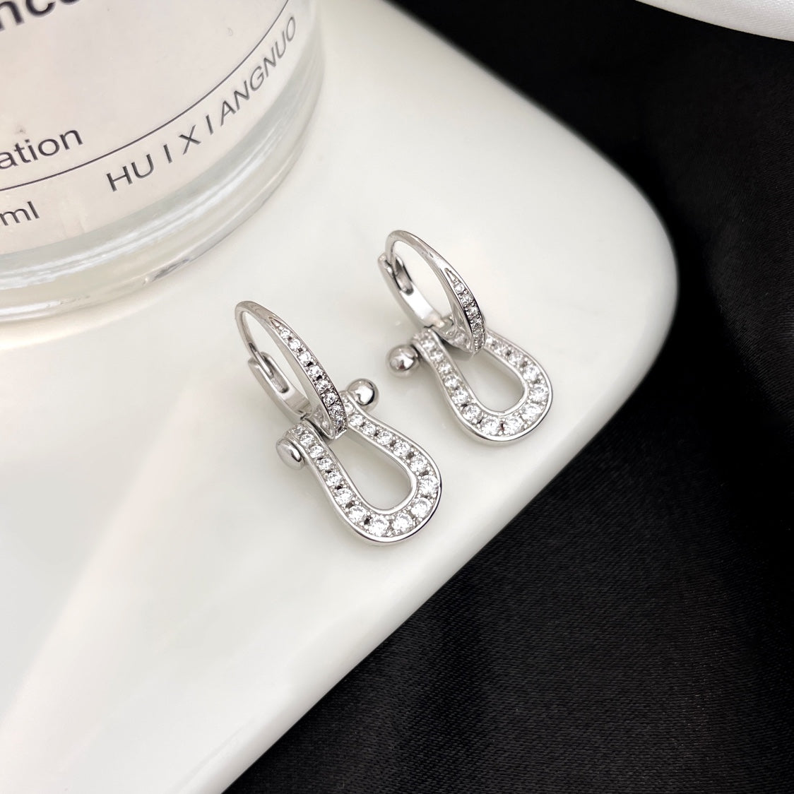 {"[Resenly Jewelry]FORCE 10 FULL DIAMOND DROP EARRINGS MEDIUM MODEL": "[Resenly Jewelry] フォース10 フルダイヤモンド ドロップピアス ミディアムモデル"}