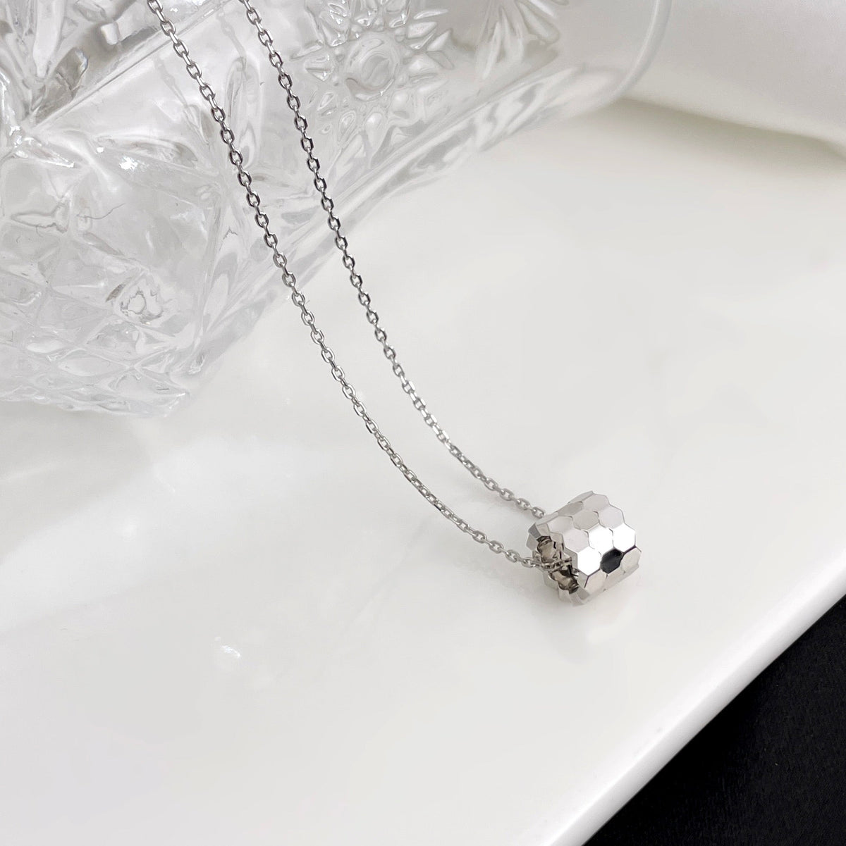 [Resenly Jewelry]BEE MINI NECKLACE