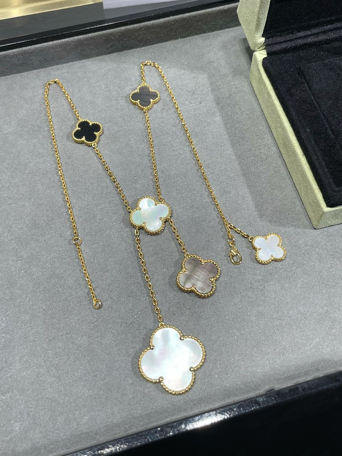 [Resenly Jewelry]CLOVER 6 MOTIF MOP ONYX GOLD NECKLACE