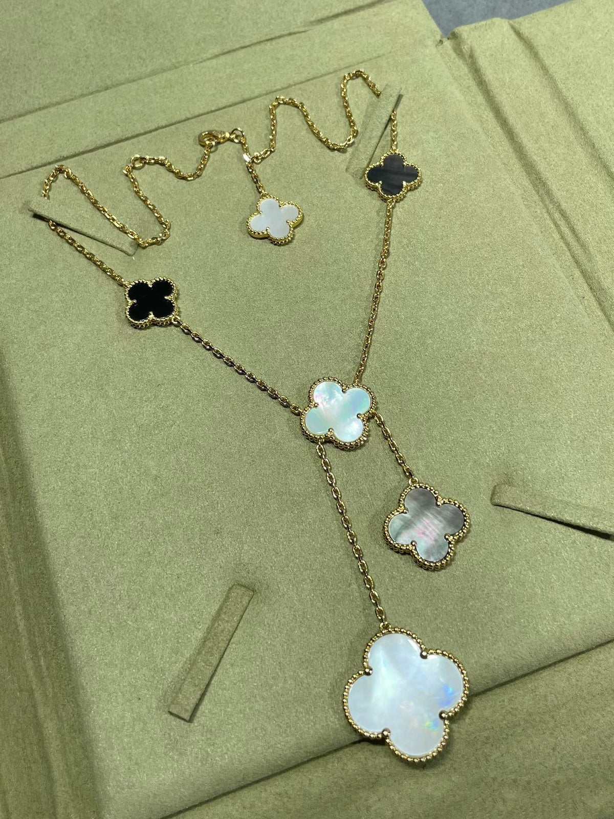 [Resenly Jewelry]CLOVER 6 MOTIF MOP ONYX GOLD NECKLACE