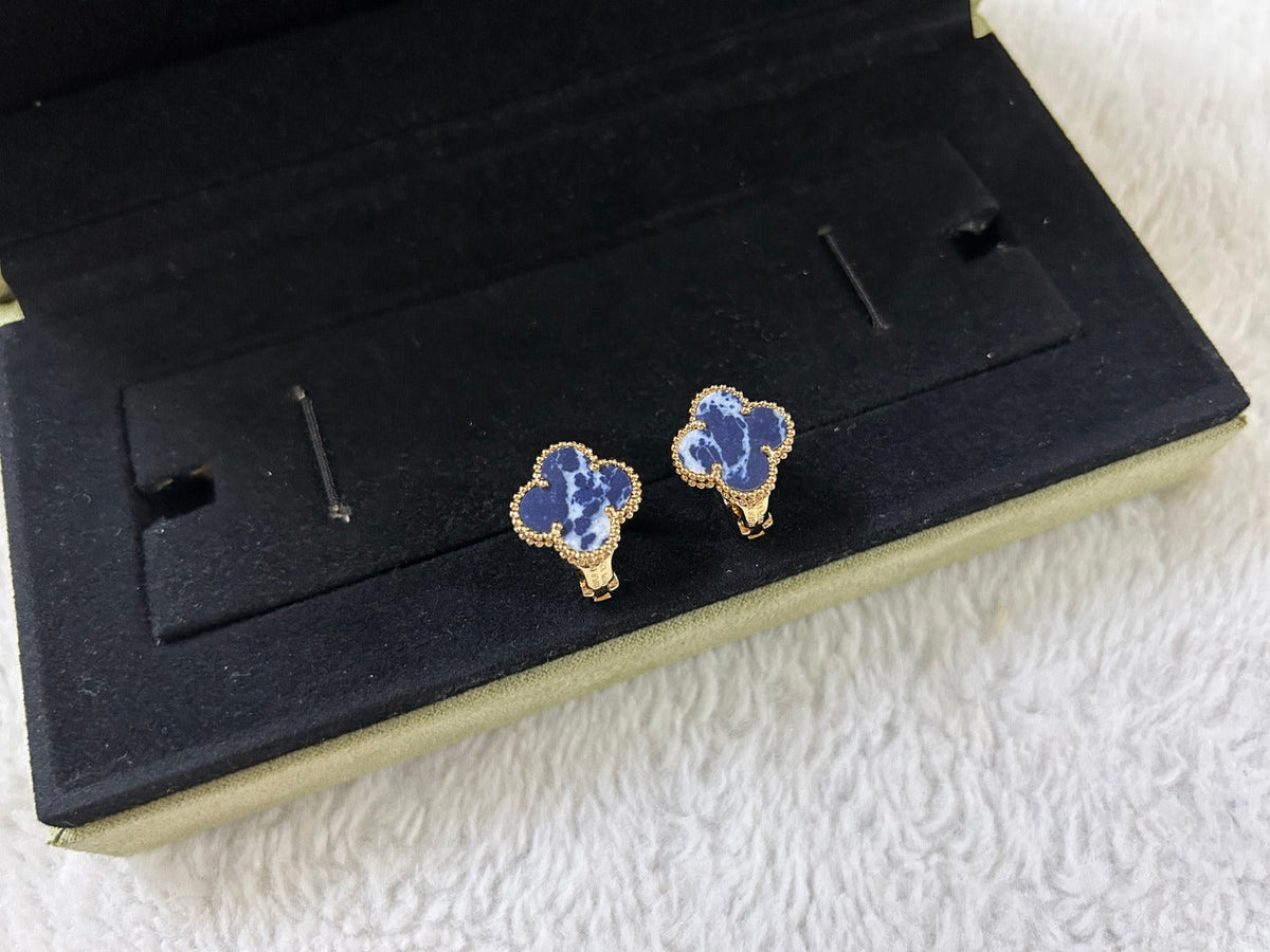 [Resenly Jewelry]CLOVER PIETERSITE MEDIUM STUD EARRINGS