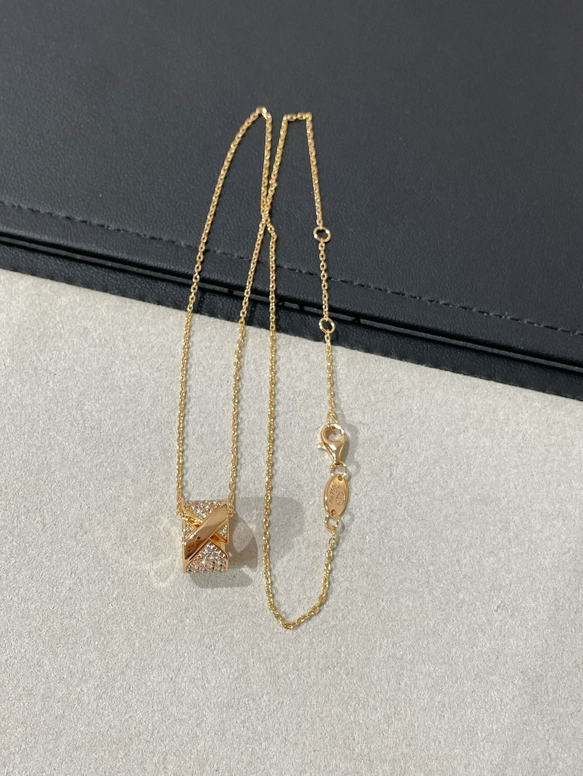 [Resenly Jewelry]LIENS EVIDENCE DIAMOND PAVED NECKLACE