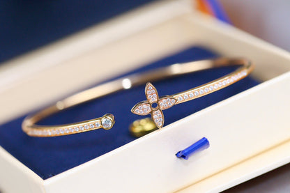 {
  "[Resenly Jewelry]IDYLLE PINK GOLD OPEN BRACELET DIAMOND PAVED": "[レゼンリー・ジュエリー] IDYLLE ピンクゴールド オープンブレスレット ダイヤモンドパヴェ"
}