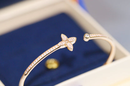 {
  "[Resenly Jewelry]IDYLLE PINK GOLD OPEN BRACELET DIAMOND PAVED": "[レゼンリー・ジュエリー] IDYLLE ピンクゴールド オープンブレスレット ダイヤモンドパヴェ"
}