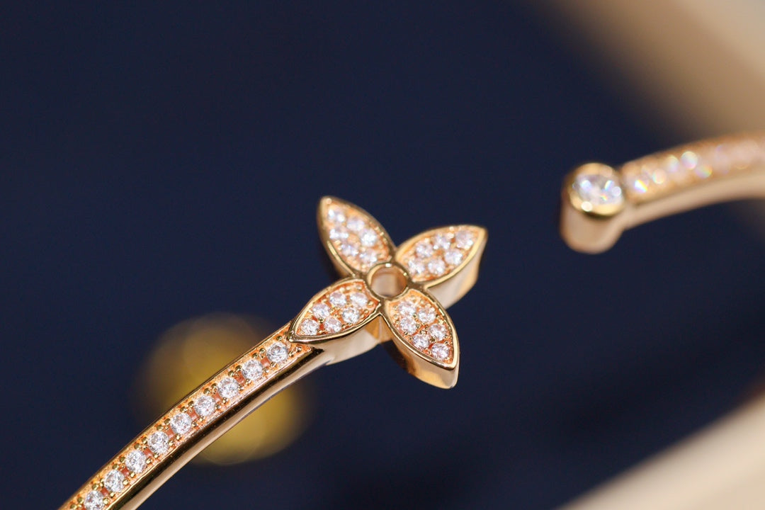 {
  "[Resenly Jewelry]IDYLLE PINK GOLD OPEN BRACELET DIAMOND PAVED": "[レゼンリー・ジュエリー] IDYLLE ピンクゴールド オープンブレスレット ダイヤモンドパヴェ"
}