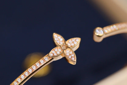 {
  "[Resenly Jewelry]IDYLLE PINK GOLD OPEN BRACELET DIAMOND PAVED": "[レゼンリー・ジュエリー] IDYLLE ピンクゴールド オープンブレスレット ダイヤモンドパヴェ"
}