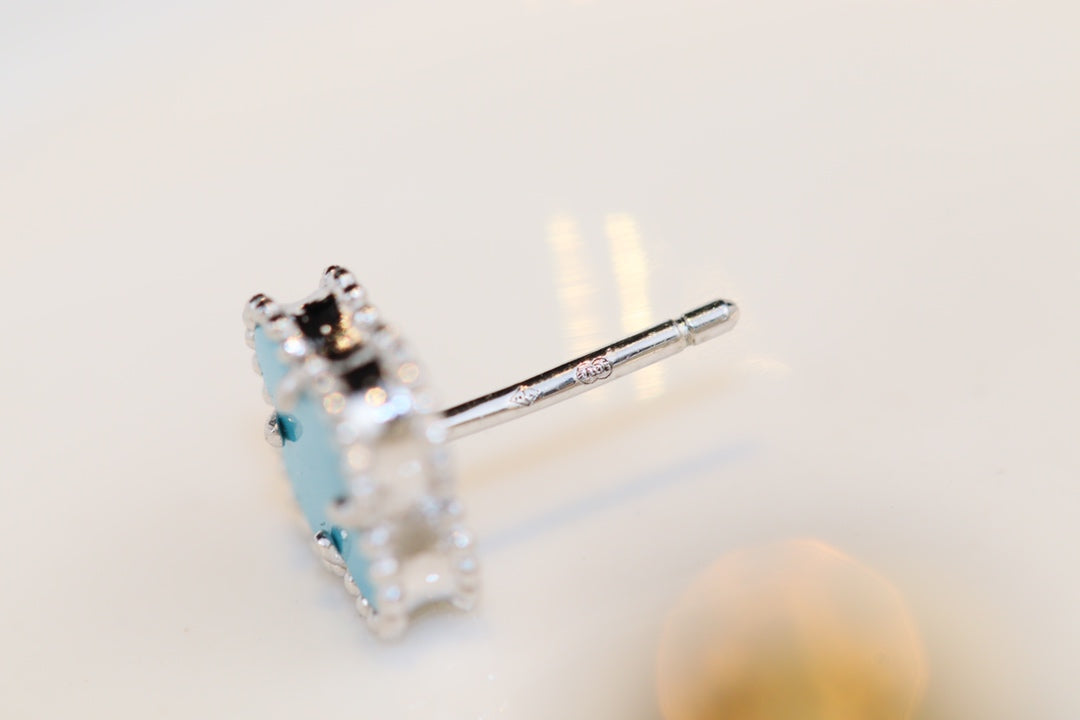[Resenly Jewelry] クローバー ミニ ターコイズ シルバー スタッドピアス
