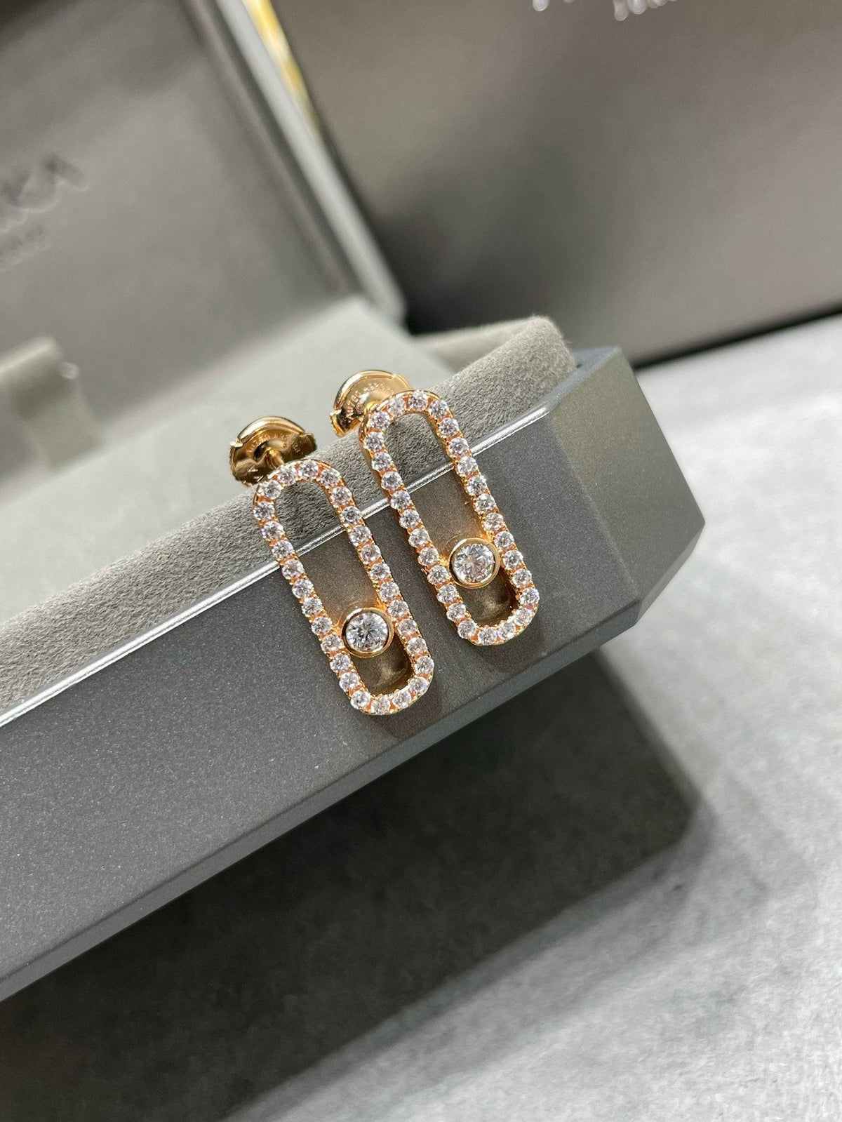 [Resenly Jewelry]MOVE UNO STUD DIAMOND PAVED EARRINGS