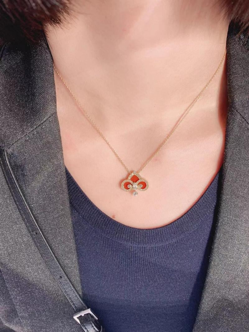 {
  "Resenly Jewelry": "レゼンリージュエリー",
  "FLEUR DE LIS PINK GOLD DIAMOND NECKLACE": "フルール・ド・リス ピンクゴールド ダイヤモンドネックレス"
}