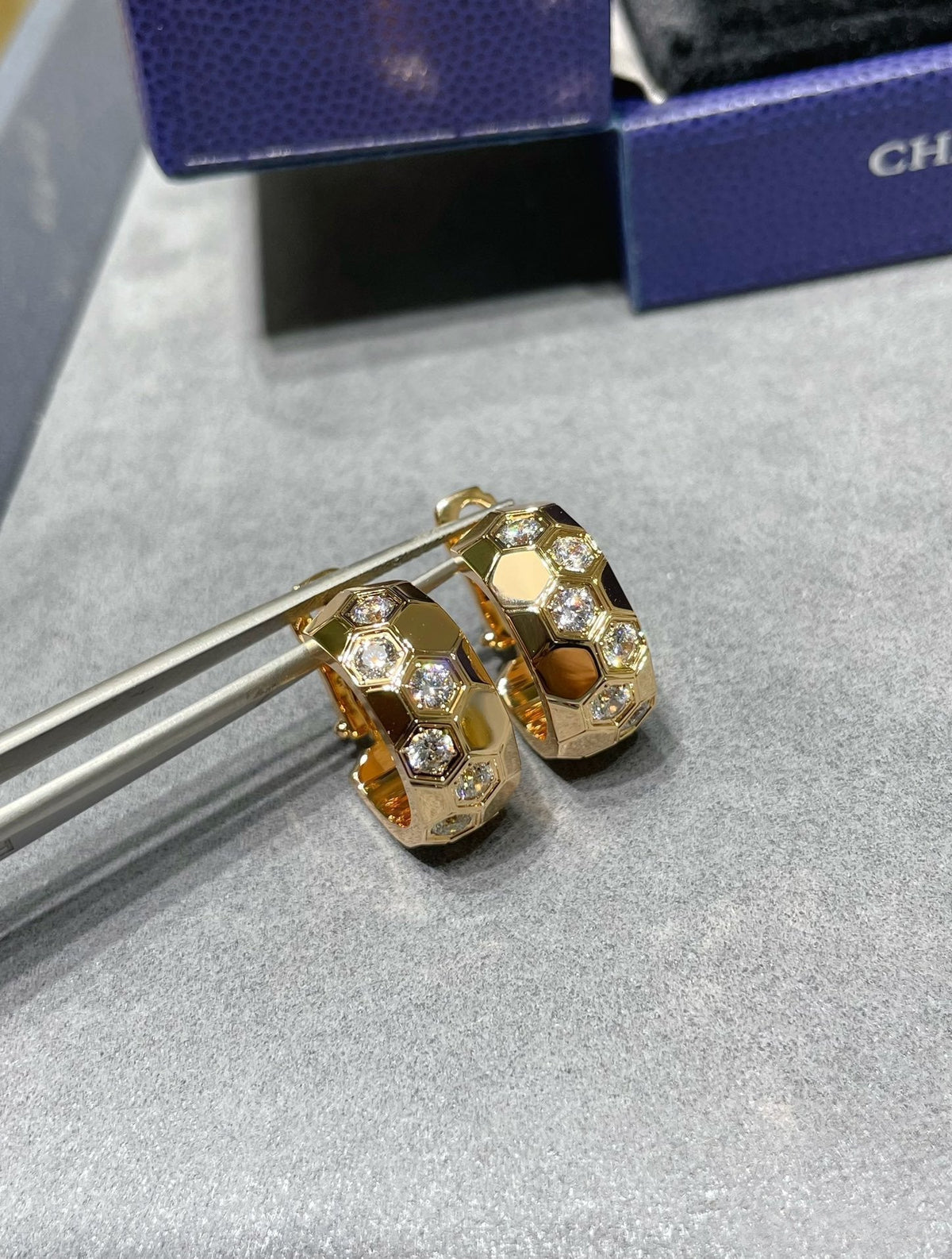 [Resenly Jewelry]BEE LOVE DIAMOND HOOP EARRINGS