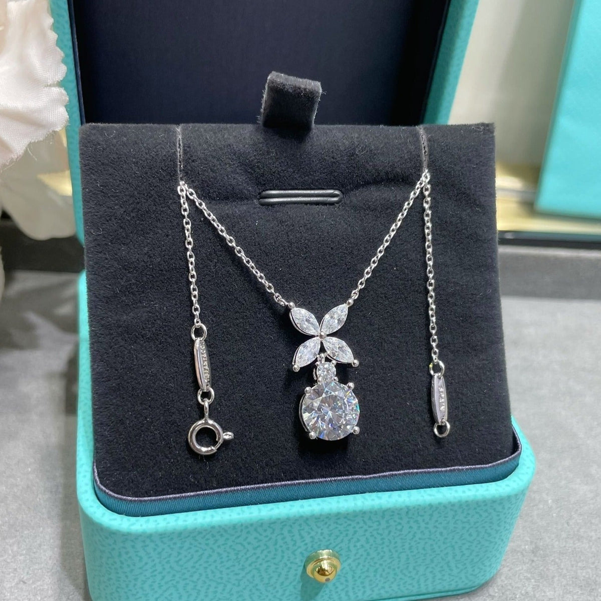 [Resenly Jewelry] VICTORIA PENDANT SILVER DIAMOND NECKLACE