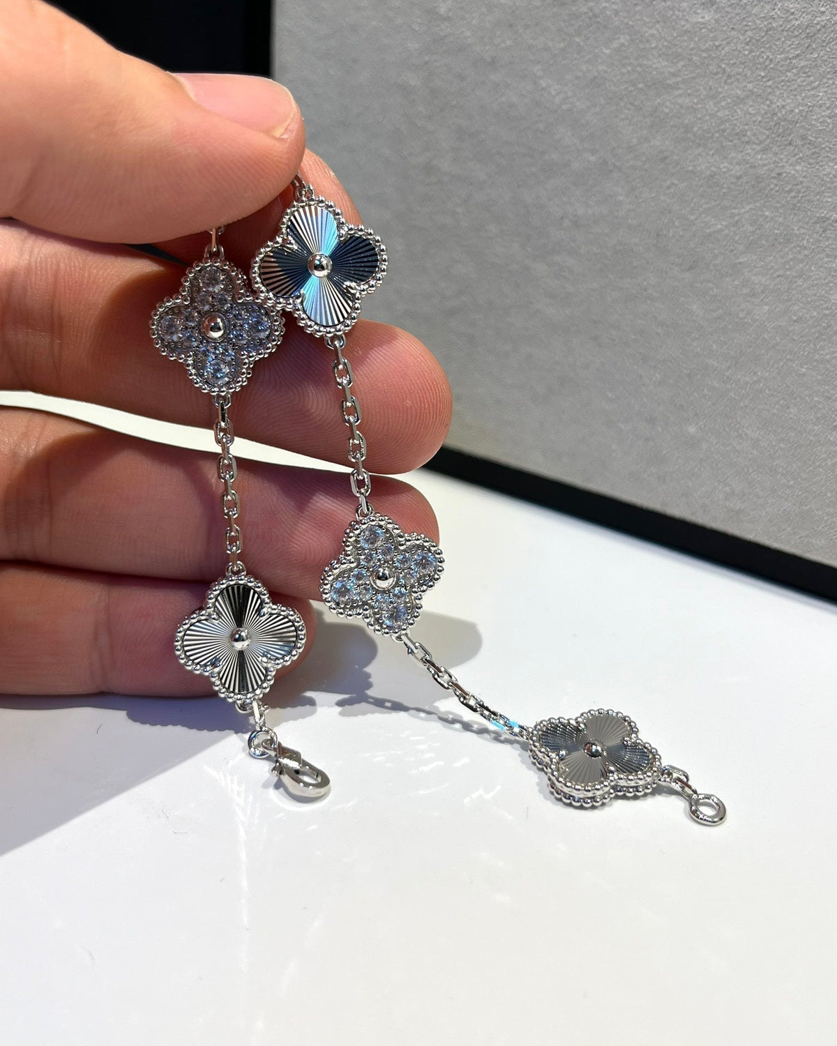 [Resenly Jewelry] CLOVER 5 MOTIF LASER BRACELET COLLECTION