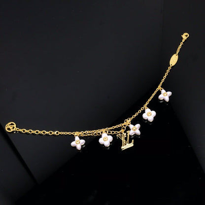 {
"Resenly Jewelry": "Resenly Jewelry",
"LOGO 6 MOTIF STAR AND SUN GOLD BRACELET": "ロゴ 6モチーフ スター＆サン ゴールドブレスレット"
}